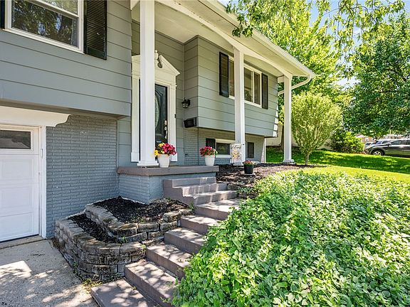 2nd image of 337 Graceland Dr