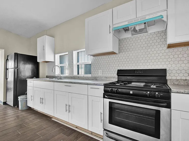 3816 Findley Ave — Photo 7