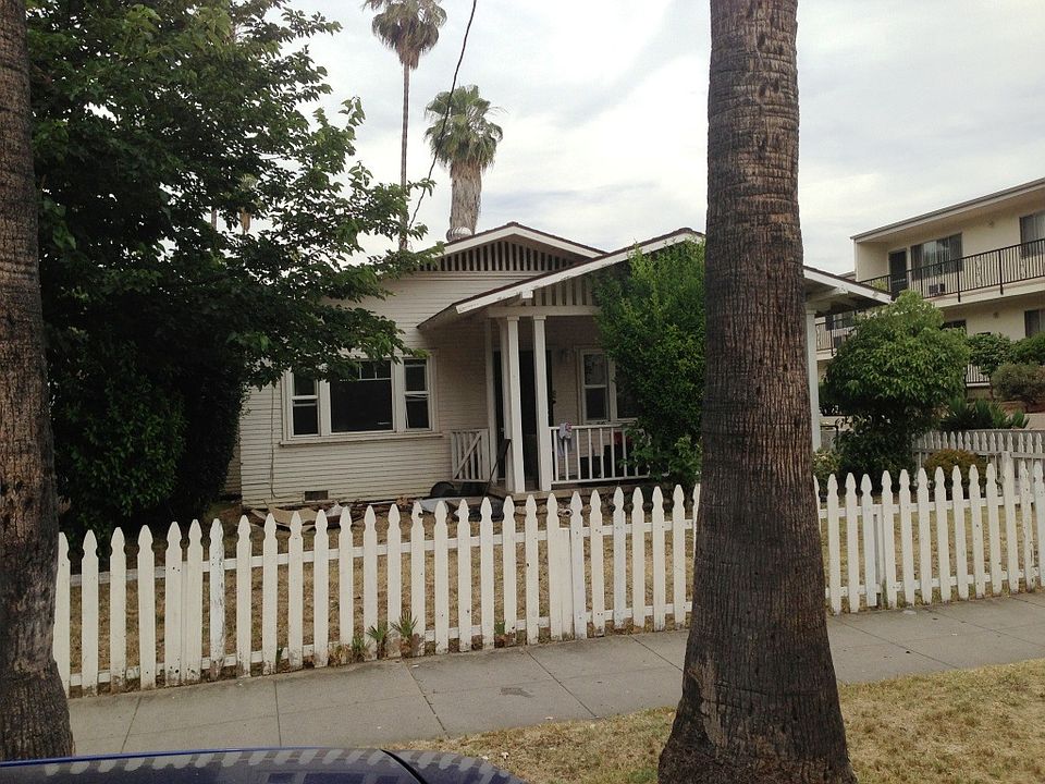 1st image of 542 N Mentor Ave