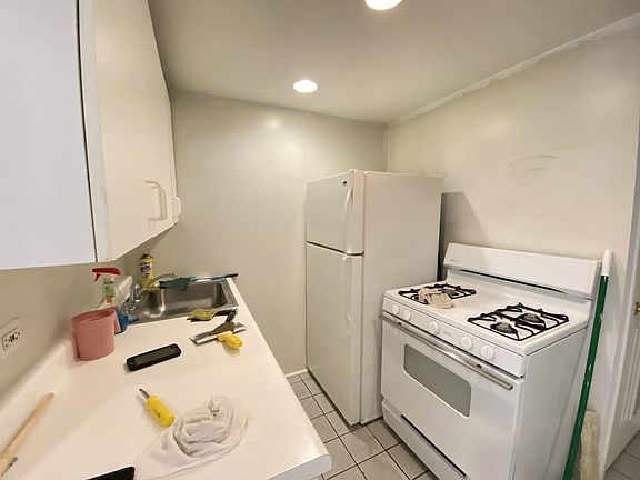 5th image of 5528-30 N Kenmore Ave #G4