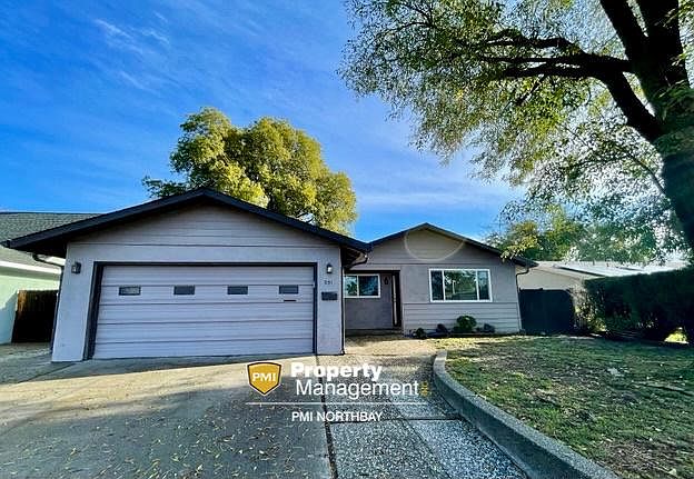 1st image of 251 Bowline Dr