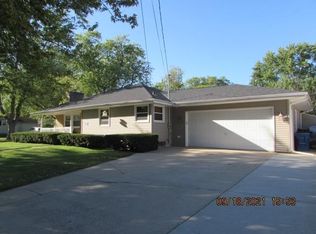 630 8th St, Menasha, WI 54952