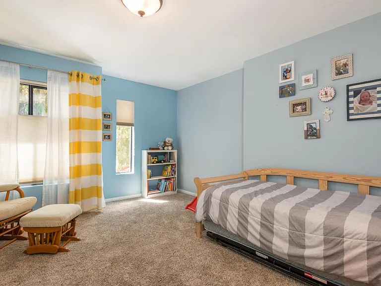 4864 Sawyer Ave — Photo 7