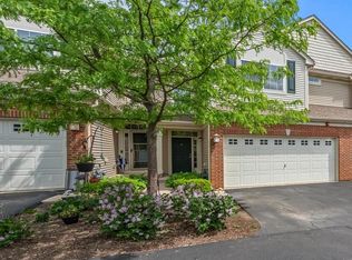 9863 Cummings St, Huntley, IL 60142