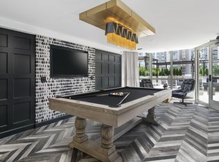 One East Delaware, Chicago, IL 60611