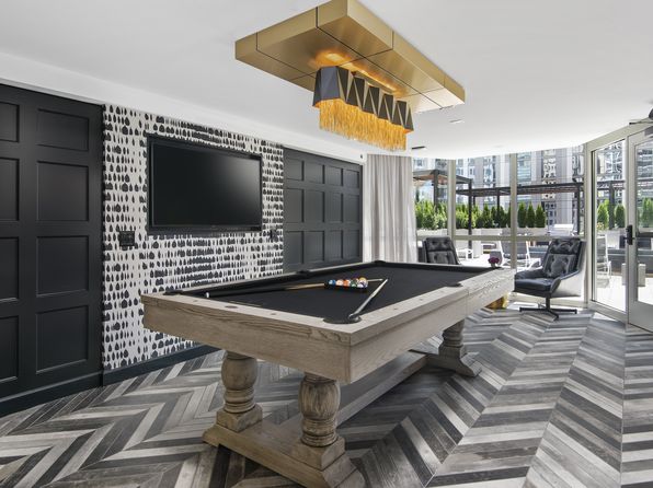 1 E Delaware Pl APT 25J