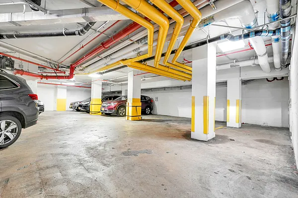 Sold by Mitra Hakimi Realty Group, LLC | media 51