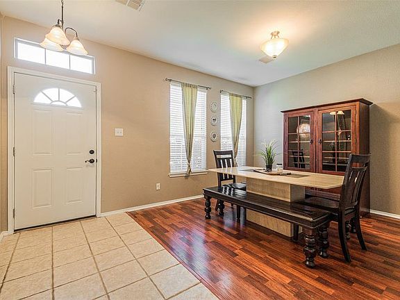 2nd image of 2332 Hickory Ct