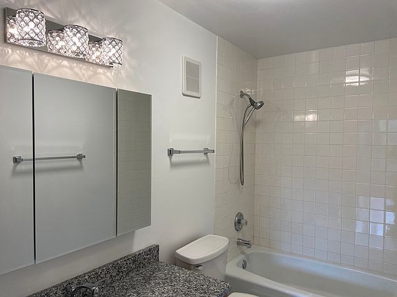 5th image of 1605 E Central Rd Unit 410B