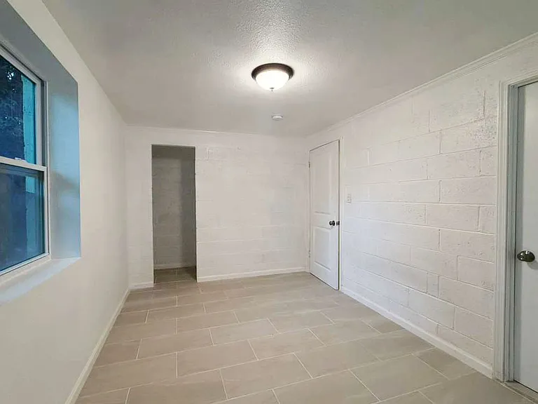2737 Pierce Rd — Photo 5