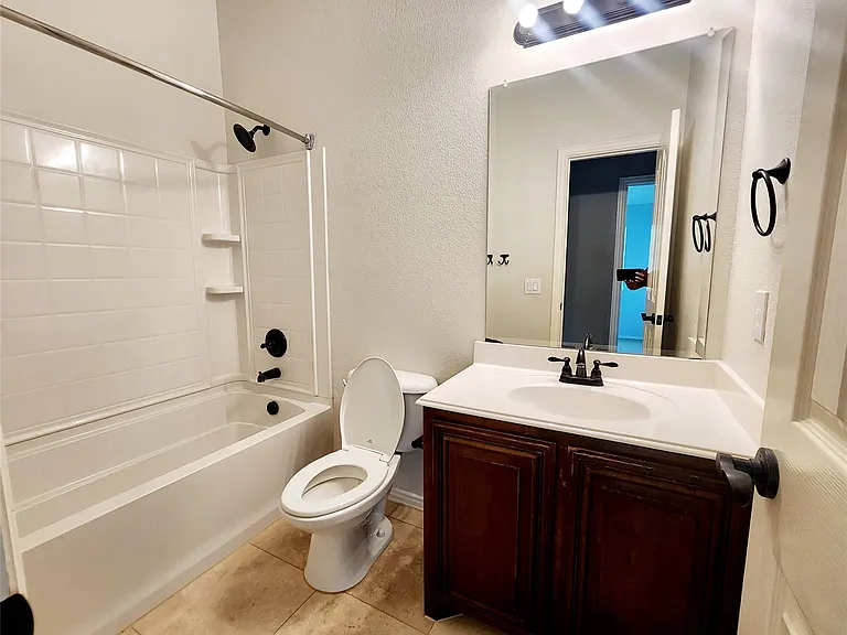 2200 Shannon Dr — Photo 11