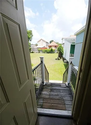 421 S Lopez St #B — Photo 8
