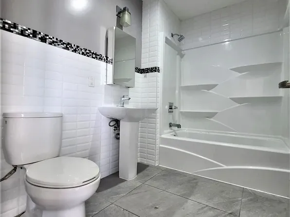 106 Remsen Avenue image 4 of 11