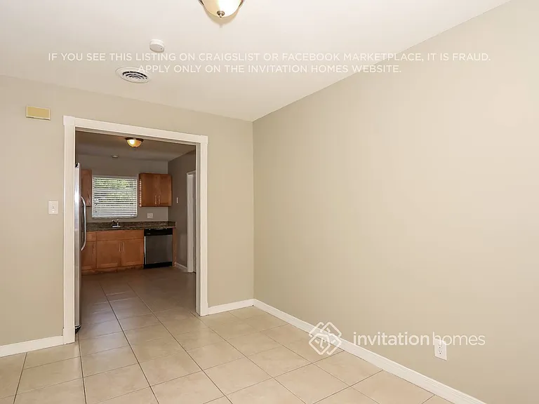 458 NE 38th St — Photo 5