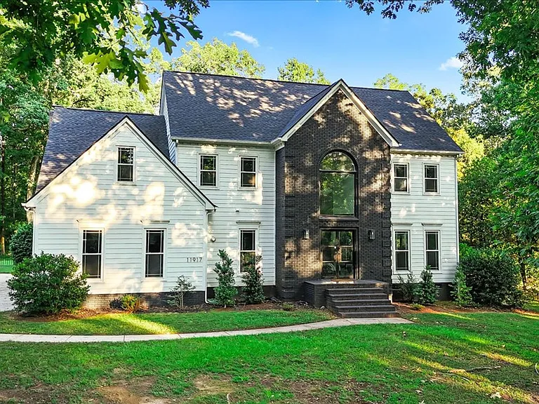 11917 Shady Oak Ct — Photo 1