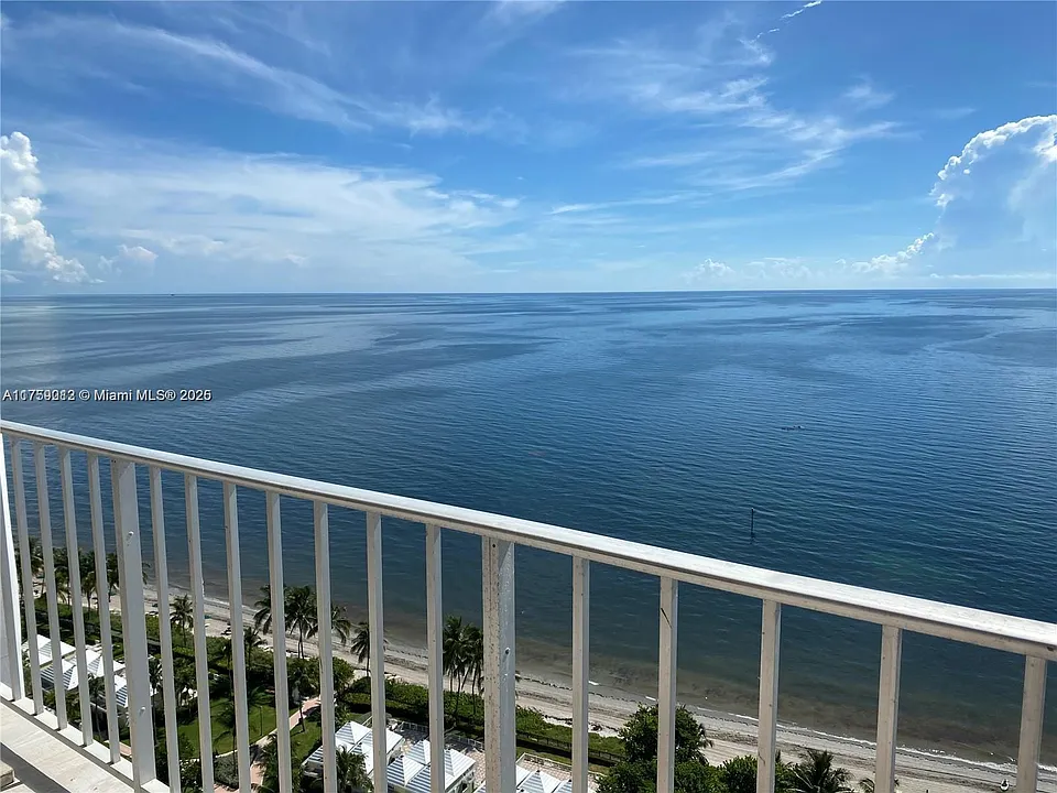 881 Ocean Dr #22F