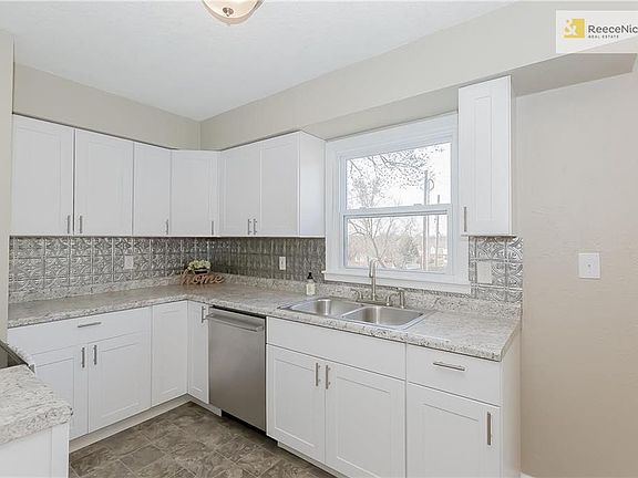 Kitchen - ALL NEW!