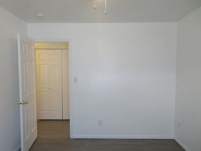 527 E 2015 N — Photo 13