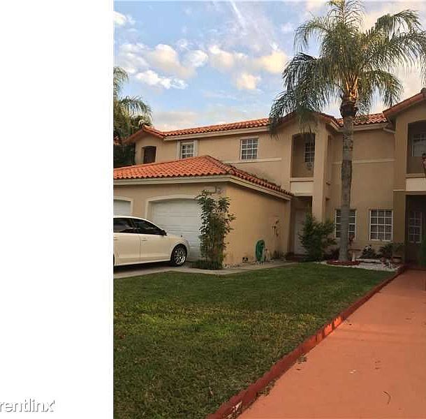 2nd image of 13880 SW 102nd Ln