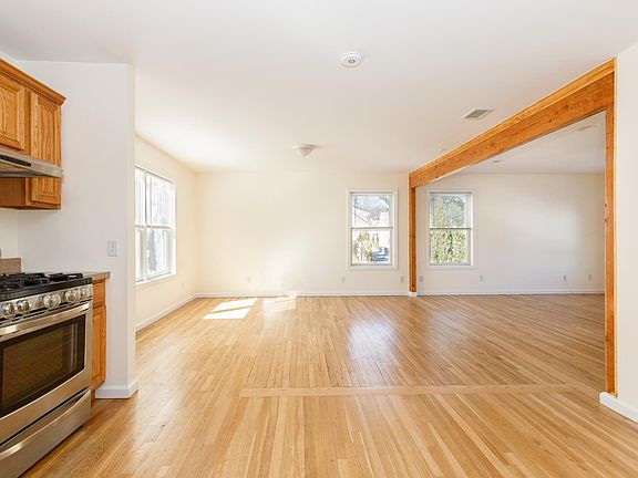 3rd image of 169 Waverly Ave