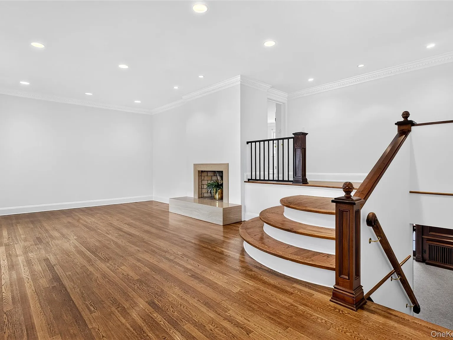 4 bed, 3.0 bath, 2800 sqft, $12,000 — Photo 3
