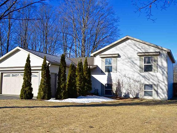 2nd image of 2262 Grouse Dr
