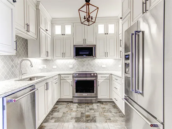 54 Rainey St APT 706, Austin, TX 78701