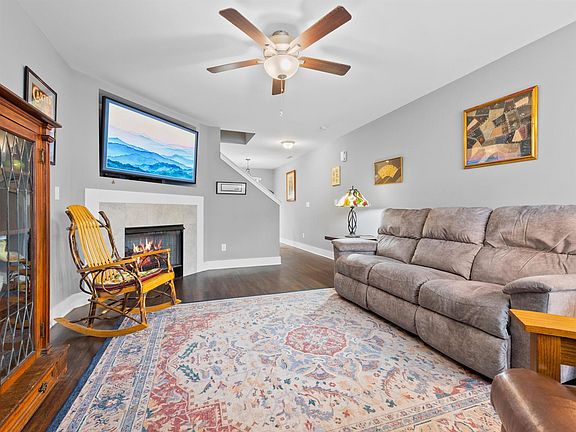 3rd image of 145 Monmouth Way Unit 22
