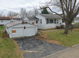 401 2nd Ave NE, State Center, IA 50247