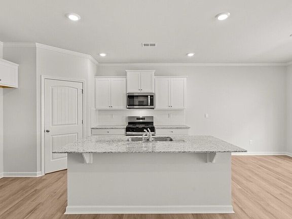 5th image of 6069 Airedale Dr