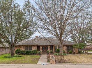 1615 Meadow Crest Ln, Mansfield, TX 76063
