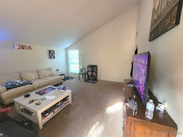 tulsa-oklahoma-440335500 picture