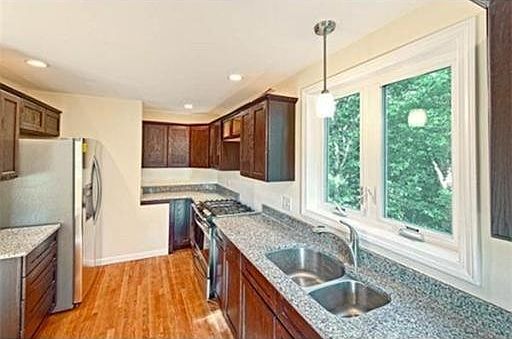 3rd image of 21 Glen Ct #21