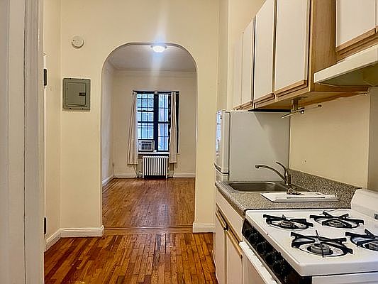 1st image of 306 E 78th St APT 1A
