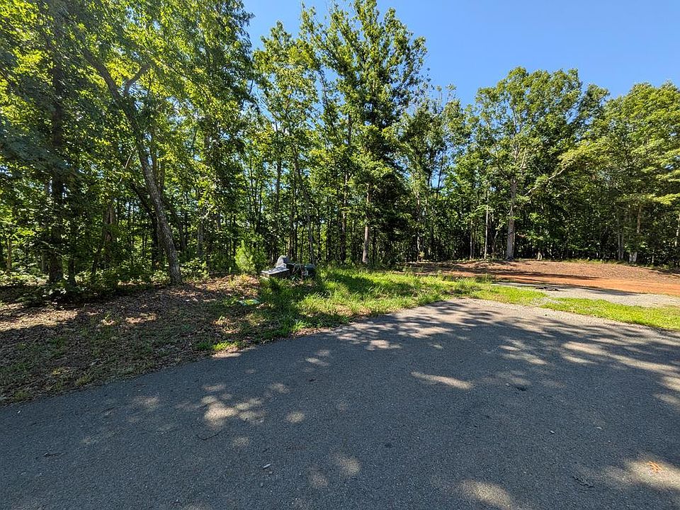 1st image of 12 Daisy Dr