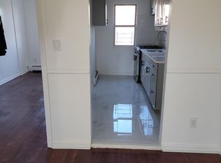 109-74 202nd St #2, Saint Albans, NY 11412