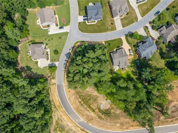 185 Indian Peaks Dr, Winston Salem, NC 27107