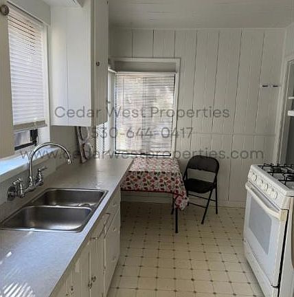 5th image of 3997 Harris Rd