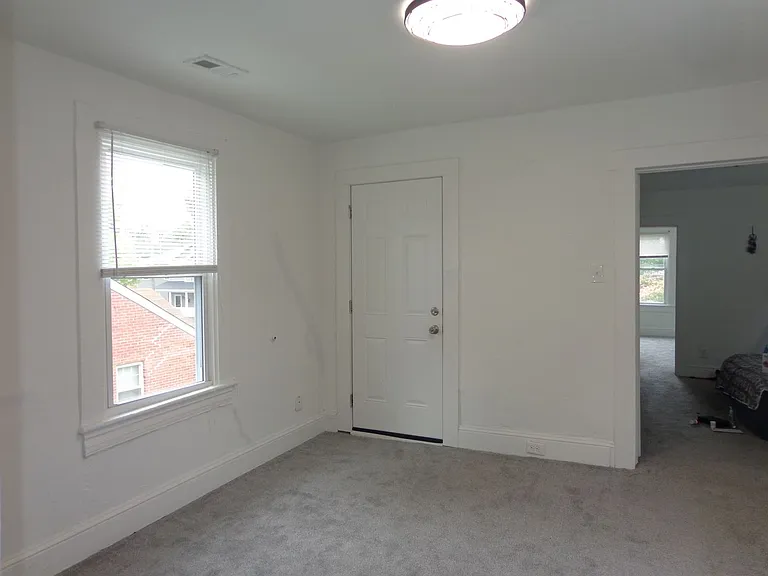 2318 Lansing Ave — Photo 2