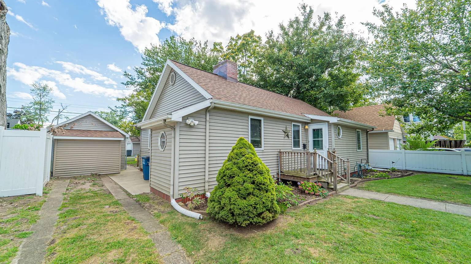313 Thurman Ave photo 1