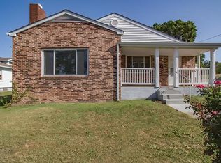 810 W Kelley St, De Soto, MO 63020