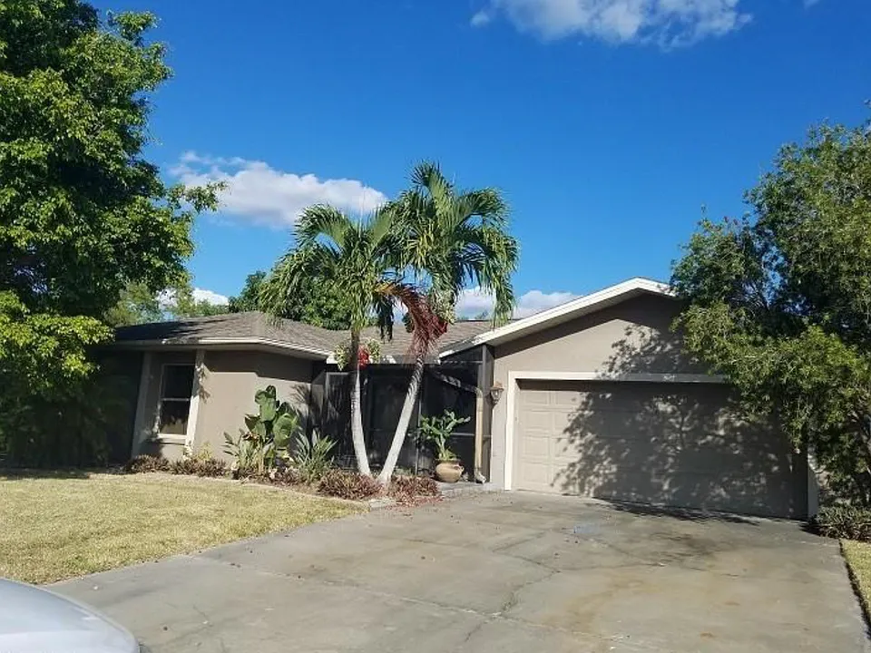313 SE 16th Pl