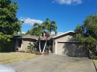 313 SE 16th Pl, Cape Coral, FL 33990