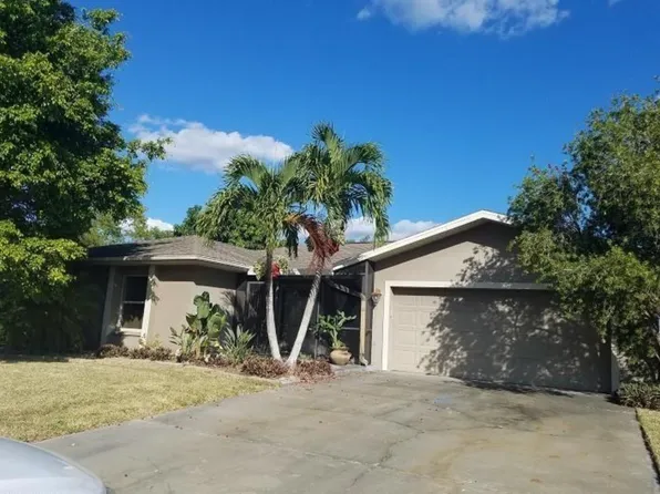 313 SE 16th Pl, Cape Coral, FL 33990