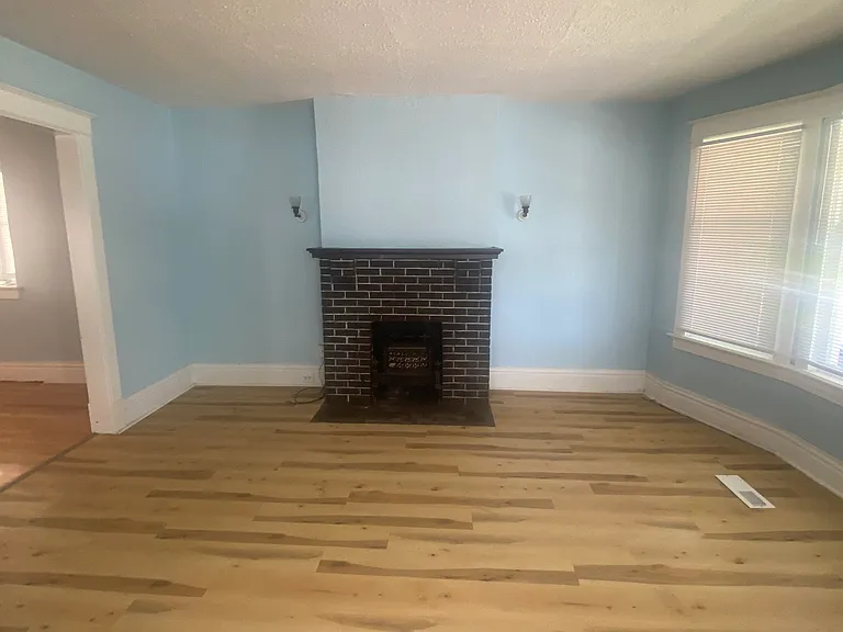 430 Langdon St — Photo 5