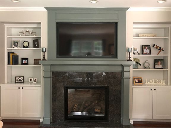 Custom Fireplace/Built-Ins