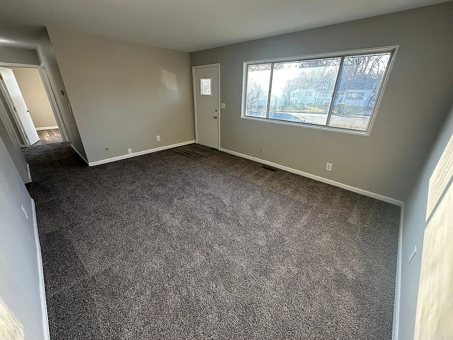 4 bed, 1166 sqft, $1,850 — Photo 2