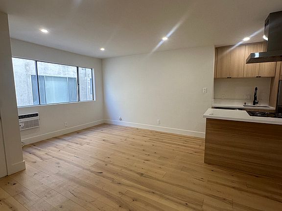 4th image of 8227 Blackburn Ave APT 5