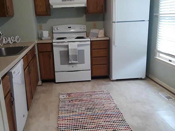4th image of 8329 Mauzy Sq