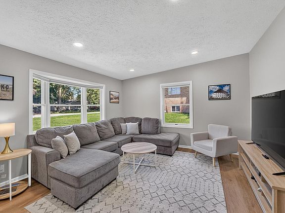 4th image of 3404 Cedar Ln